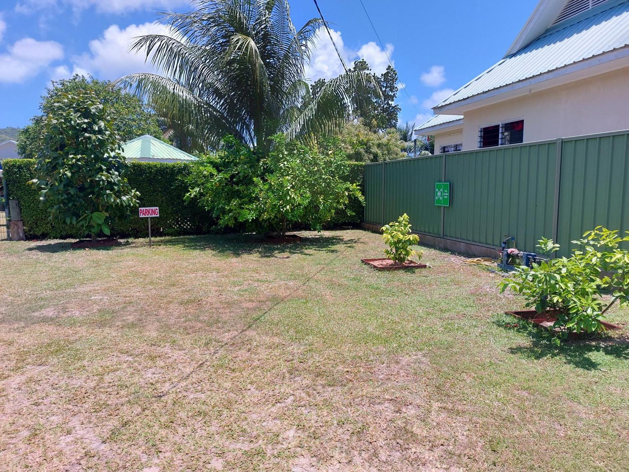 Apartamento Blue Sky Self Catering Grand Anse  Exterior foto